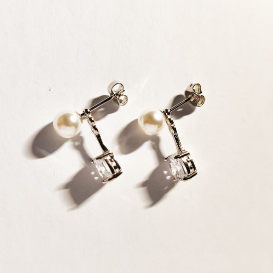 Elegant 2-in-1 Pearl and Zirconia Stud Earrings